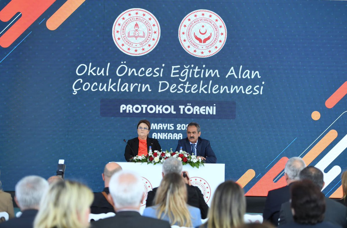 tcmeb's tweet photo. Bakanımız Mahmut Özer ile Aile ve Sosyal Hizmetler Bakanı Derya Yanık’ın katılımlarıyla Okul Öncesi Eğitim Alan Çocukların Desteklenmesi Protokolü imzalandı. 

👉https://t.co/nx6xPZ4dpm https://t.co/oxNkpFGyEm