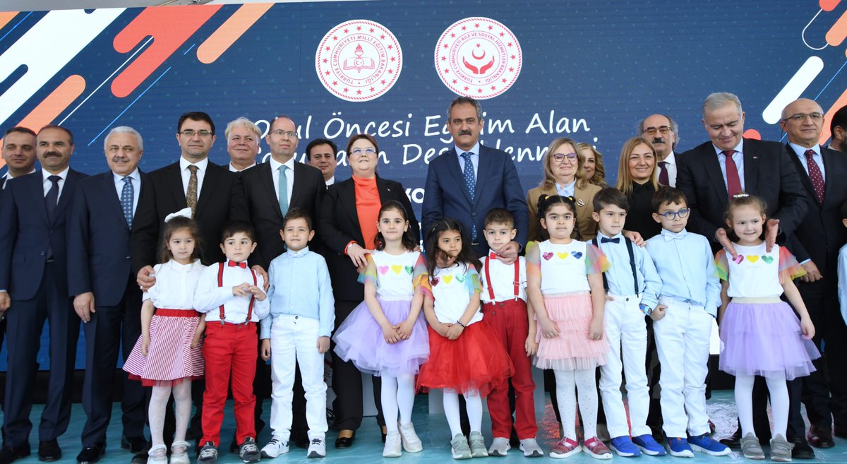 tcmeb's tweet photo. Bakanımız Mahmut Özer ile Aile ve Sosyal Hizmetler Bakanı Derya Yanık’ın katılımlarıyla Okul Öncesi Eğitim Alan Çocukların Desteklenmesi Protokolü imzalandı. 

👉https://t.co/nx6xPZ4dpm https://t.co/oxNkpFGyEm