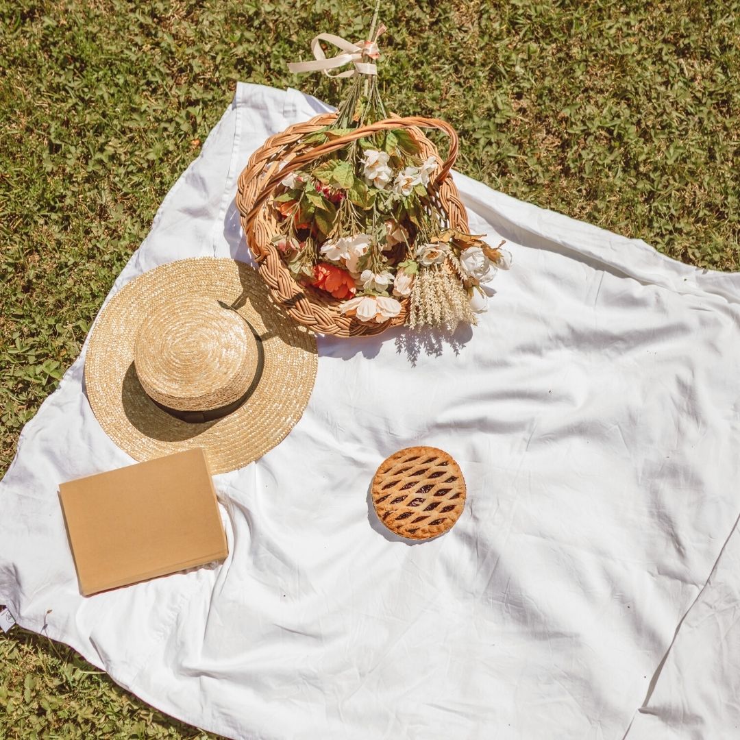 On ne sait pas vous, mais nous, on rêve d'un pique-nique !

#piquenique #apéro #soleil #amis #famille