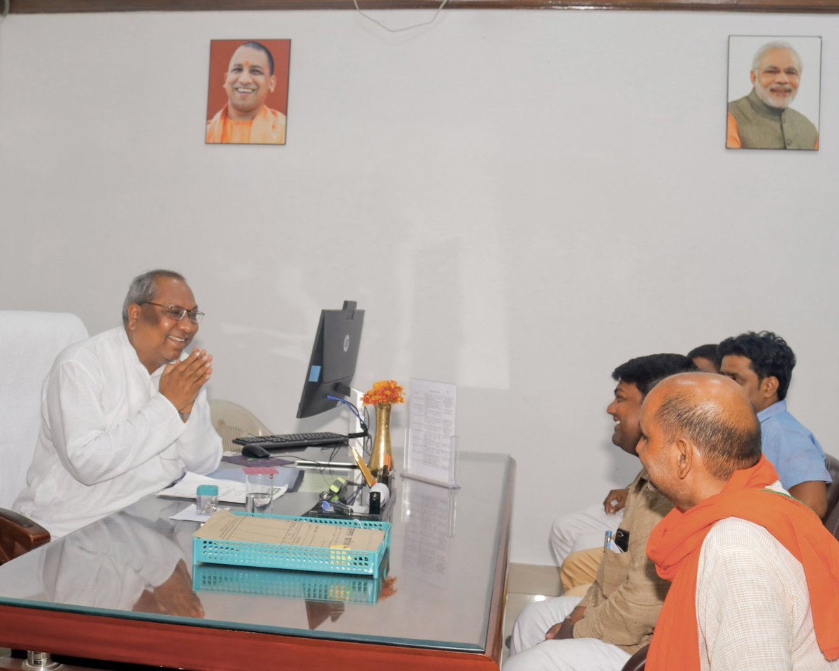 drsanjayoffice's tweet photo. आज सचिवालय, लखनऊ स्थित कार्यालय पर जनसुनवाई कर संबंधित अधिकारियों को सभी शिकायतों के त्वरित निस्तारण हेतु आवश्यक निर्देश दिए।
@narendramodi 
@BJP4UP 
@myogiadityanath 
@Nishadparty4up 
@ErPraveenNishad https://t.co/k8ftGUuRVb