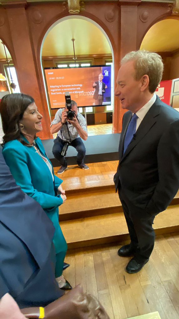 AnnaAsimakopoul's tweet photo. Delighted to meet @Microsoft’s President and Vice Chair @BradSmi this morning for a chat ahead of @Bruegel_org’s event on adapting European regulatory framework. #EUBackstage #AnnaMichelleMEP https://t.co/OCFcQcPpNO