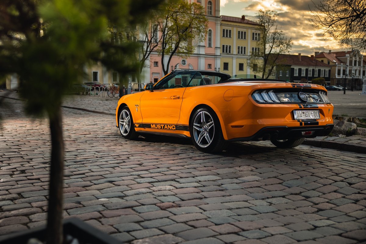Atrayendo todas las miradas allá por donde pasa... 💪 bit.ly/3LoTwWa #Ford #MustangGT