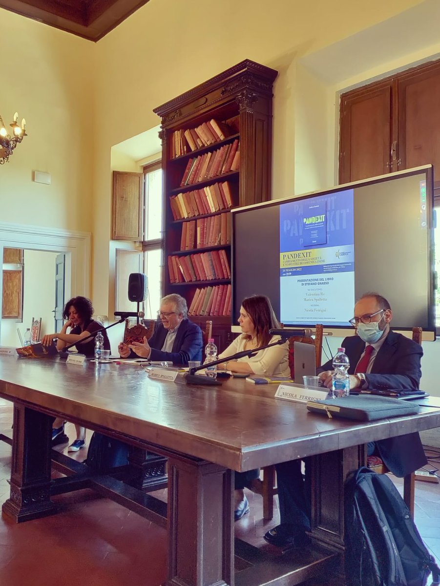 LinkLab_LCU's tweet photo. #StefanoGnasso: la società della #pandexit è caratterizzata dall'ansia del presente e dalla paura per il futuro. L'homo oeconomicus è sopraffatto dall'homo psychologicus: come cambiano i #consumi in termini di #ritualità e #soddisfazione? https://t.co/ckptFUWYd7
