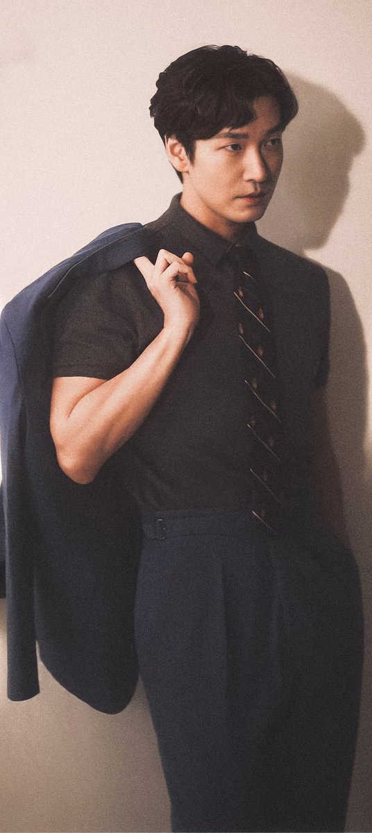 markcspector's tweet photo. Wallpaper? 😳
#ChoSeungWoo #조승우 https://t.co/9dn2lHruRc