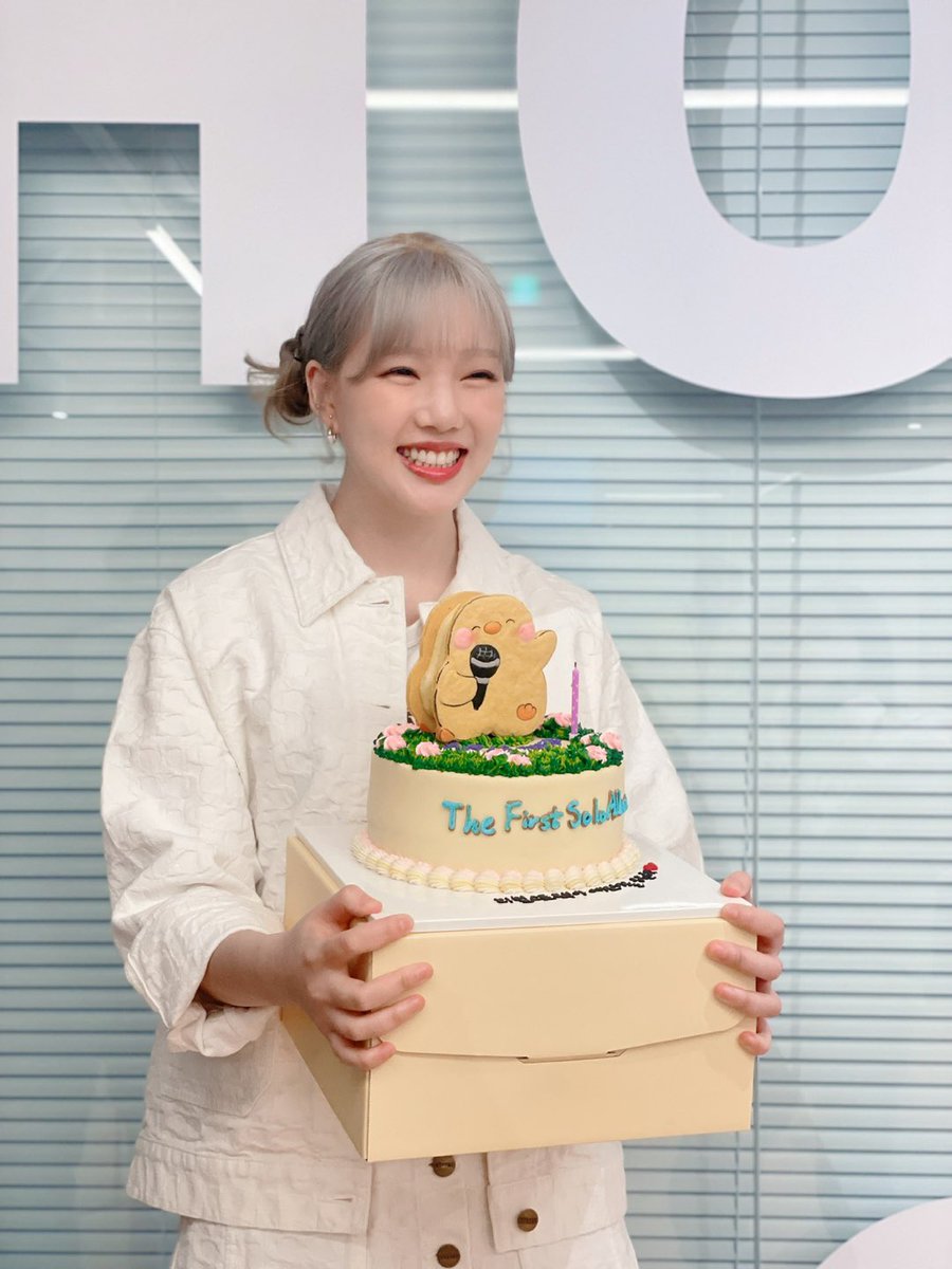 🎊(경) 예린 '첫' 솔로 발매 (축)🎊

리벌스트랙2의 쏘 프레셔스 MC,
예린이의 첫 솔로 앨범 <ARIA>가 드디어! 세상 밖으로 나왔습니다!
예린이의 정성이 가득 담긴 <ARIA>에 많은 관심 부탁드립니다❤️

<a href="/YERIN_OFFICIAL_/">예린 YERIN</a> 

#예린  #yerin #YERIN_ARIA_DDAY #예린이의_꿈을_꾸는듯한_아리아