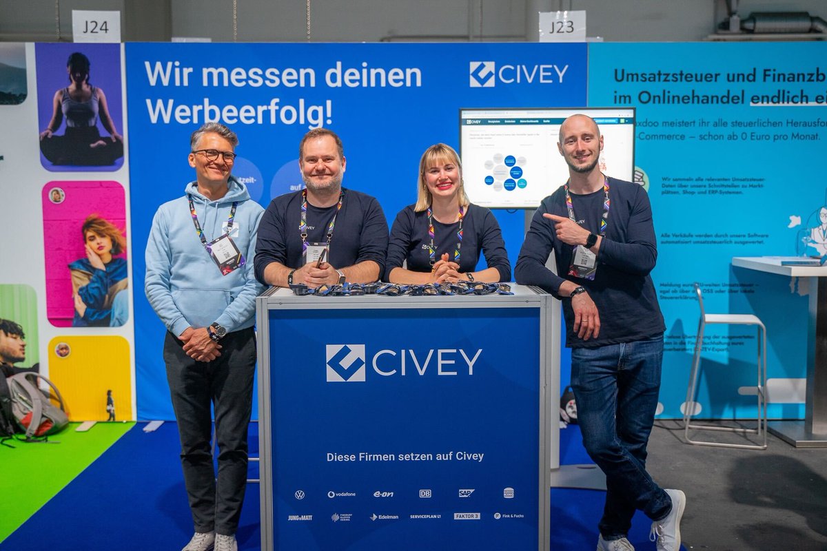 civey_de's tweet photo. Oli P. und Marteria sind wahrscheinlich schon wieder zu Hause, aber Civey ist heute nochmal beim #OMRFestival für euch am Start. An unserem #Civey-Stand (A4/J23) bekommt ihr neben unseren begehrten Glückskeksen auch wieder exklusive Einblicke in unsere Daten! https://t.co/JWs3EqW2cF
