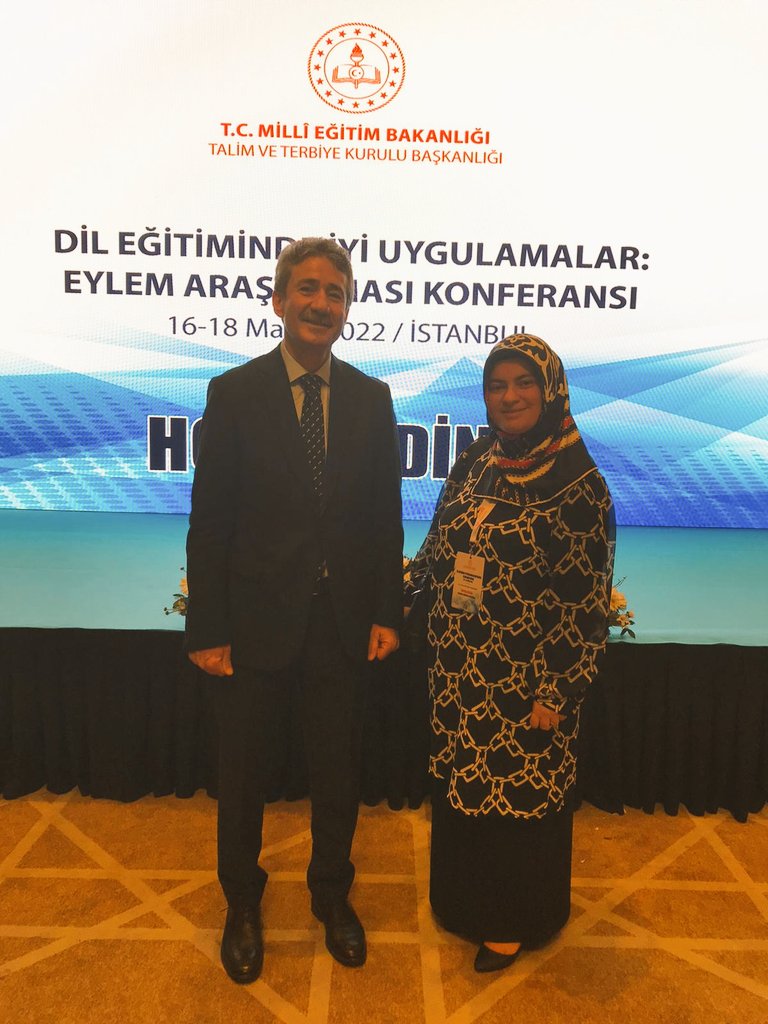 esenyurtmem's tweet photo. “Dil Eğitiminde İyi Uygulamalar: Eylem Araştırması” Konferansında Esenyurt Şehitler OO öğretmenlerimizden Nuriye ERZEN "Dijital Araçların İngilizce Derslerine Entegrasyonu" konulu sözlü bildirisini sundu. Öğretmenimizi tebrik ediyoruz. @memleventyazici @KaragulVural @yenernecati https://t.co/O4m0gFu5V3