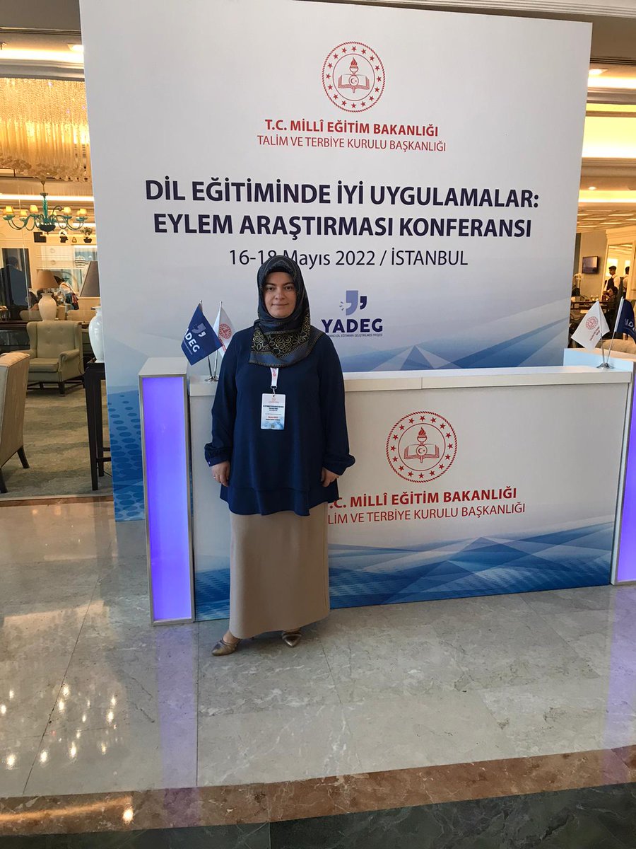 esenyurtmem's tweet photo. “Dil Eğitiminde İyi Uygulamalar: Eylem Araştırması” Konferansında Esenyurt Şehitler OO öğretmenlerimizden Nuriye ERZEN "Dijital Araçların İngilizce Derslerine Entegrasyonu" konulu sözlü bildirisini sundu. Öğretmenimizi tebrik ediyoruz. @memleventyazici @KaragulVural @yenernecati https://t.co/O4m0gFu5V3