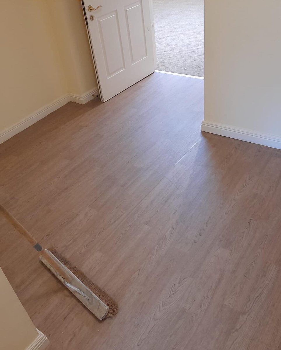 AnewLtd's tweet photo. Care home in Knutsford - rip up old carpet, screeded using @ARDEXUKFlooring NA, flooring is @AltroFlooring Vinyl stuck with @FBallUK F44 #flooring #floorlayers #carpet #vinyl #ardex #fball #altro #floorlayersofinstagram https://t.co/8jEhf7vVGr