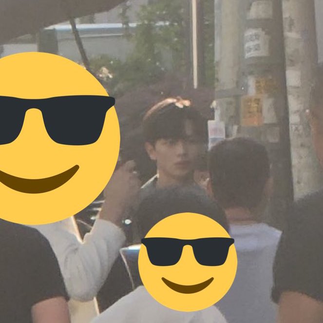 _6SJarchive's tweet photo. #육성재 성재 오늘두 촬영 빠이팅 ♡ https://t.co/TKGlV4iSlu