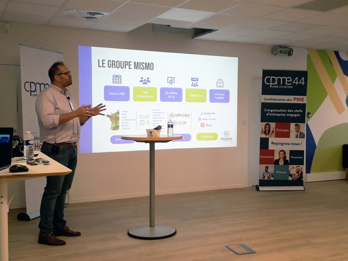 cpme44's tweet photo. #Evenement | + de 50 adhérents présents hier soir à notre Apéro Réso 🥂
Au programme :
✅ Découverte de l'@AssociationGSC par @EstelleMagry
✅ Présentation de @Mismocommunity par @alexleb82 - Directeur Général Délégué
Merci aux entrepreneurs pour ce beau moment d'#échanges. https://t.co/vOdNLOJwqR