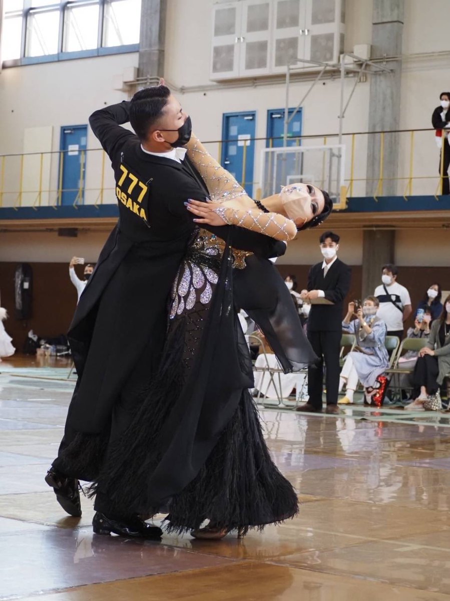 ⭐️春関戦(5/8) 結果報告
【モダンの部】
堀・迫組(いくらさん・ブラウンさん)
タンゴの部3位🥉
クイックステップの部3位🥉

佐藤・寺井組(ジャックさん・ハノイさん)
スローフォックストロットの部3位🥉
クイックステップの部5位