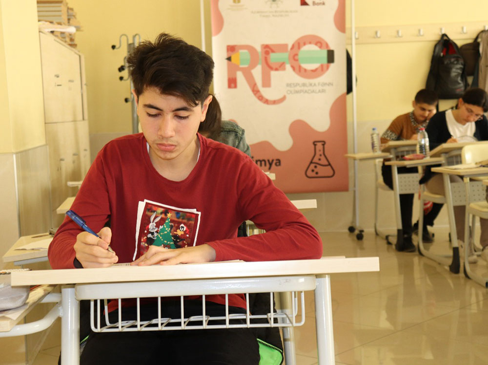 Kimya üzrə fənn olimpiadalarının final turu keçirilib
#TəhsilNazirliyi #EduAz #RFO #Olimpiada
bit.ly/3PtchLm