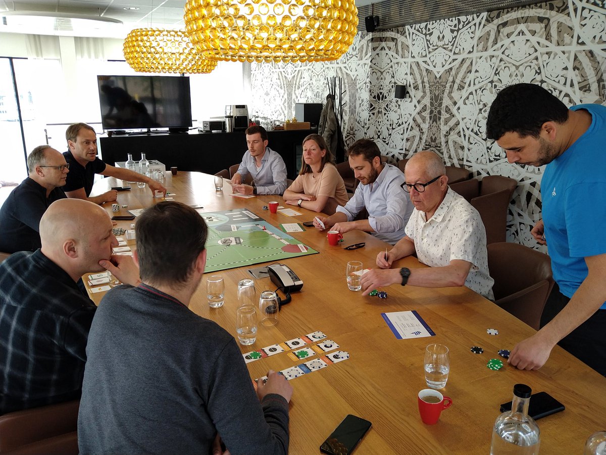 TheBarnGames's tweet photo. Afgelopen zaterdag hebben wij de Rail Cargo Challenge mogen spelen bij MMR Intermodal Services. Dit spel is in 2016 ontwikkeld binnen het Synchrogaming consortium samen met @tudelft , @TNO_nieuws , @ProRail  en @PortOfRotterdam . Leuk om te zien dat het nog steeds relevant is. https://t.co/lMQeVvzM09
