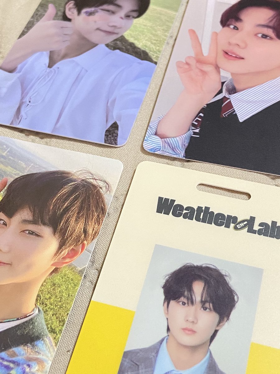 sonnywoncart's tweet photo. ic poe jsjwkd WILL (hindi na might) sell as a set, not sure w the price yet kaya drop budgets nalang

help rt plz thank u <3
# wts lfb enhypen jungwon pst d:a hakanai blue dawn peace b:do onhand ph https://t.co/jUiZgddBAH