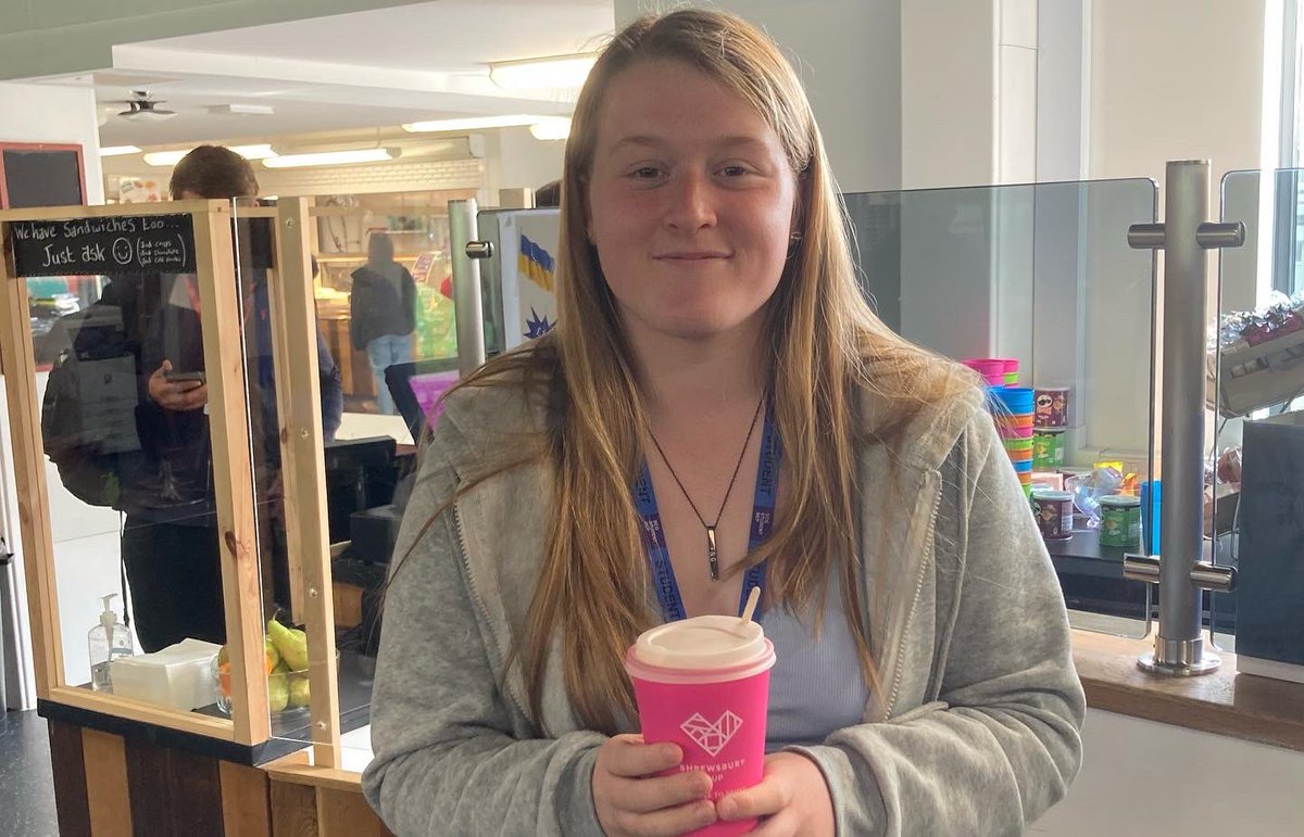 shrewsburycup's tweet photo. So nice to be back in @ShrewsColGroup promoting @shrewsburycup with staff &amp; students - switching to #reusable cups reduces waste &amp; saves the cost of buying 1000s of #singleuse cups. Just £1 deposit to borrow the cup - enjoy your drink then drop it back to get your £1 back 👍💚🌎 https://t.co/ZOf0fvjz2c