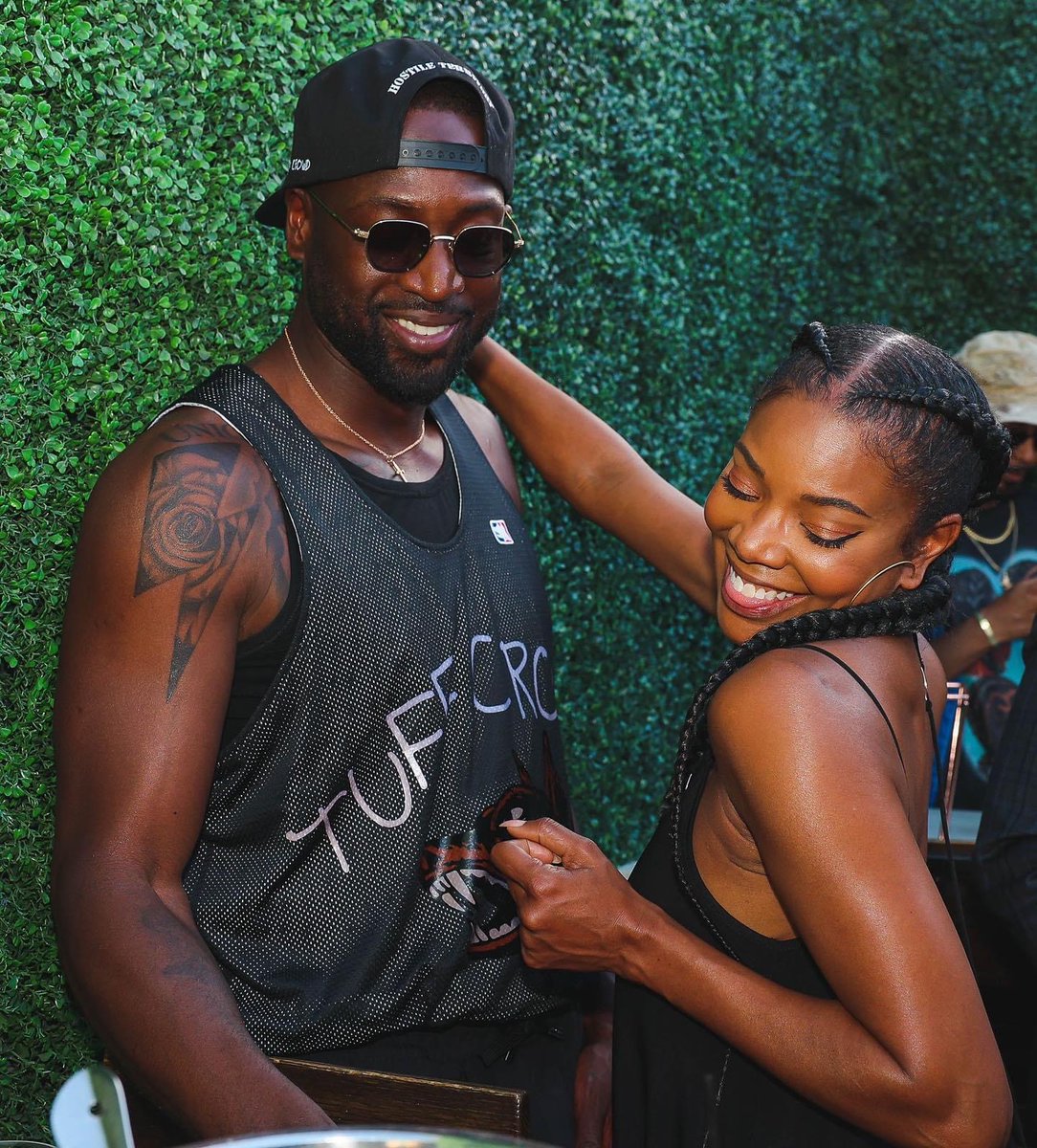 hwmelanin's tweet photo. Mr. & Mrs. π #hollywoodmelanin #theWades #WadeUnion https://t.co/gGQSYYaK8p