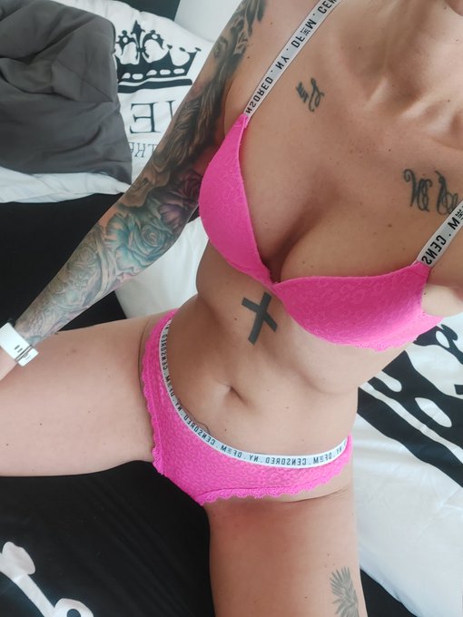 Good morning https://t.co/BnkSHXAtmC https://t.co/fT908IaAN8