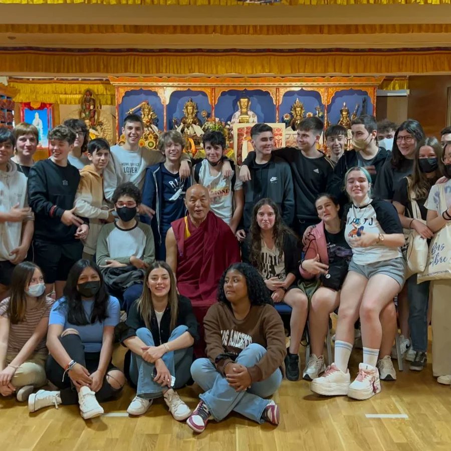 FEPSantRamon's tweet photo. La setmana passada els de 3r d'ESO van a isitar centres de diverses religions de la ciutat de Barcelona #SRNDAC #sortim #aprendresdivertit https://t.co/Zul5X7dml5