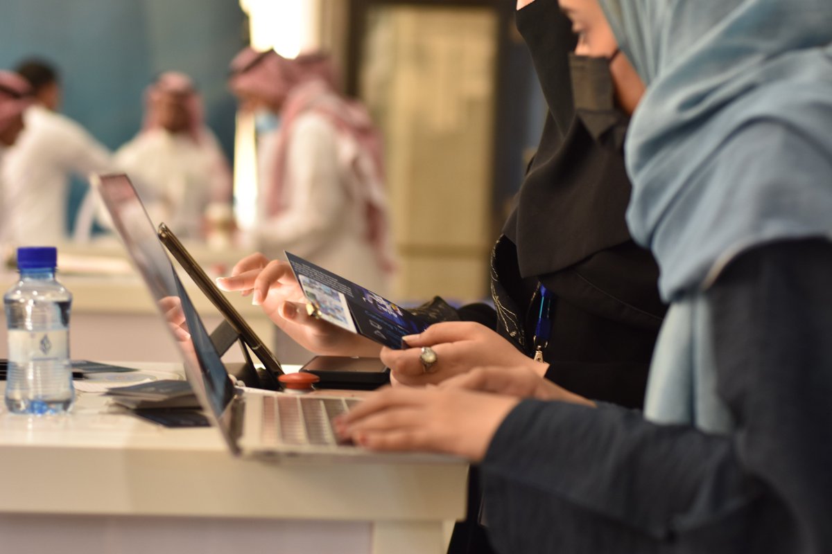 KSU_COPRD's tweet photo. وحيث يكون الإلهام؛ تُشرق اليوم شمس يوم البحث العلمي الحادي عشر لتُنير دروب العديد من الباحثين ✨ #COPRD_11 https://t.co/7sJm1Tcl85