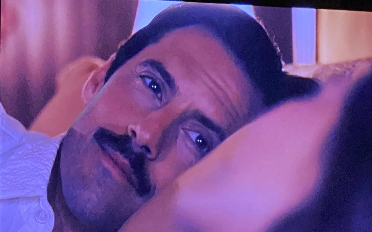 crimsonrum's tweet photo. Randall: You tell him, hey.
Rebecca turns and sees her true love again. 
Rebecca: Hey.
Jack: Hey.  #ThisIsUs
Thank you for taking us on the journey. #ThisIsUsFinalChapter https://t.co/Dn5CKbcT9X