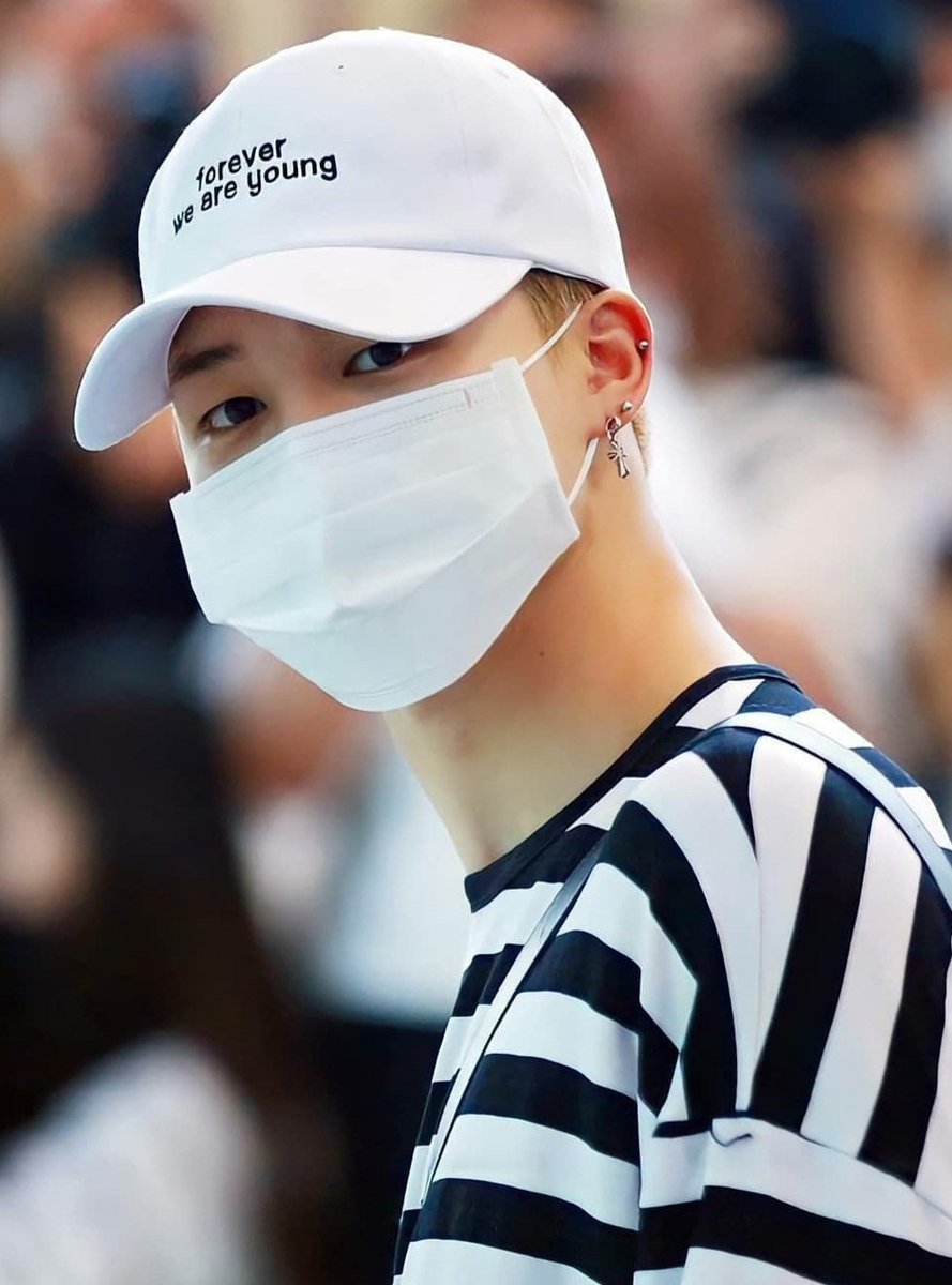 상큼상큼 귀염뽀짝 깜찍이야 
마스크 해도 너무예뻐 지민이
#BTS #JIMIN <a href="/BTS_twt/">방탄소년단</a>