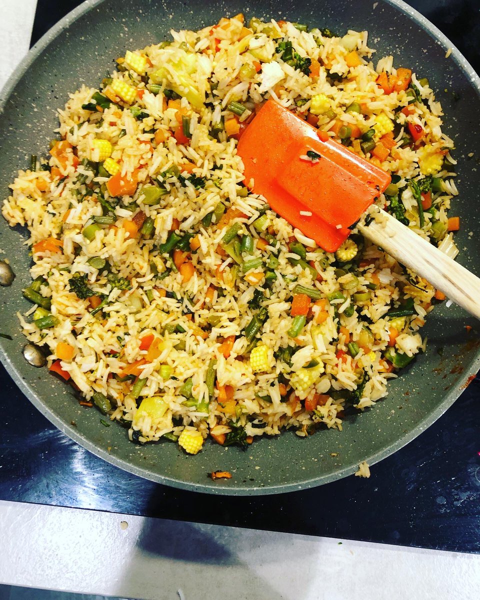 DarrenLong71's tweet photo. Asian Veg Fried Rice &amp; Chunky Chips.
Shaohsing Rice Wine,Black Vinegar,Soy Bean Paste ,Sweet Chilli Sauce key to the Flavour 🌱 #Vegan #veganfood #Vegetable #VeganForTheAnimals #veganfortheplanet https://t.co/o6GOoqv8uV