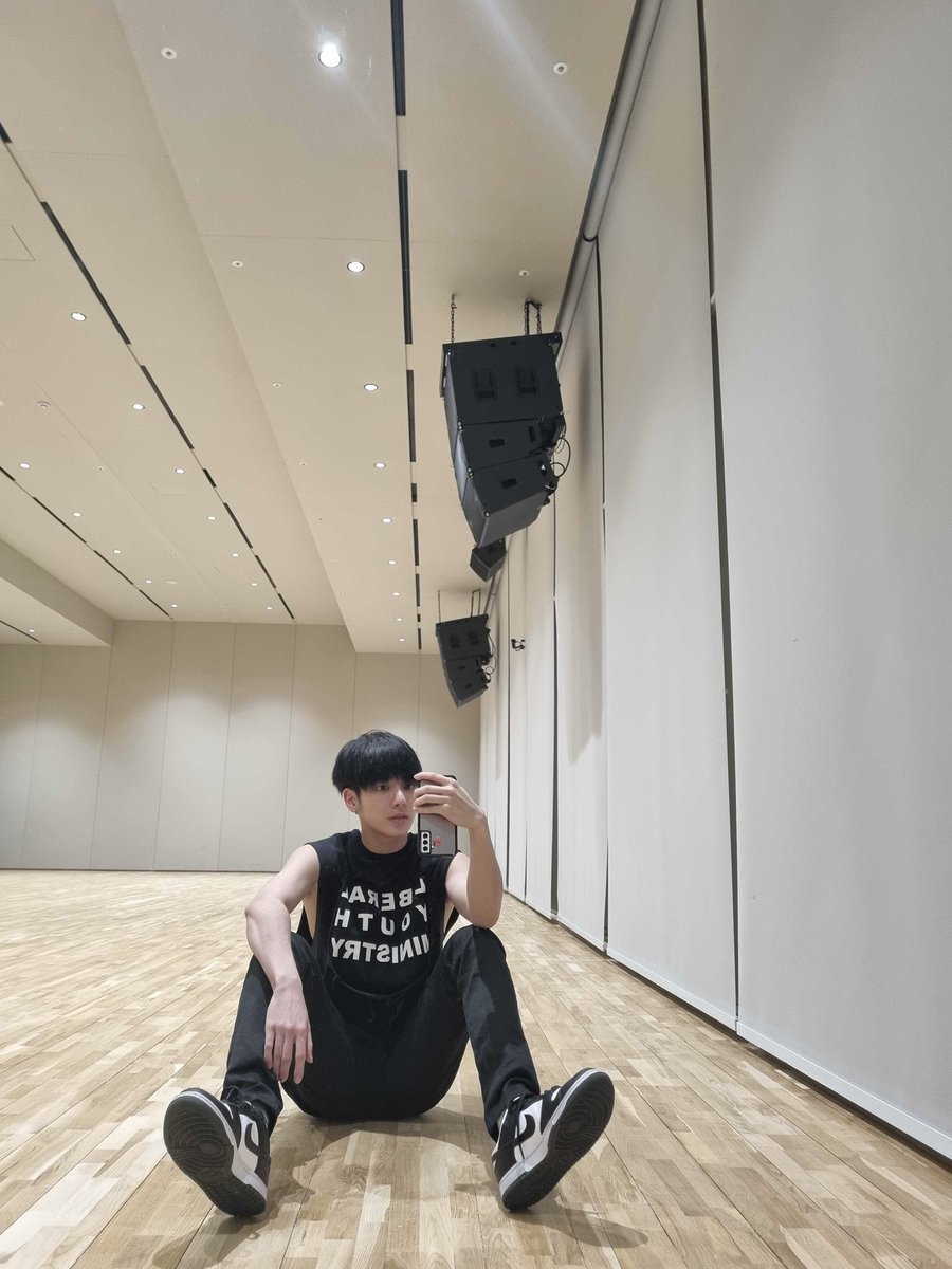 JSJDKSHSJSKDJJS??!"!*))!??$[IM