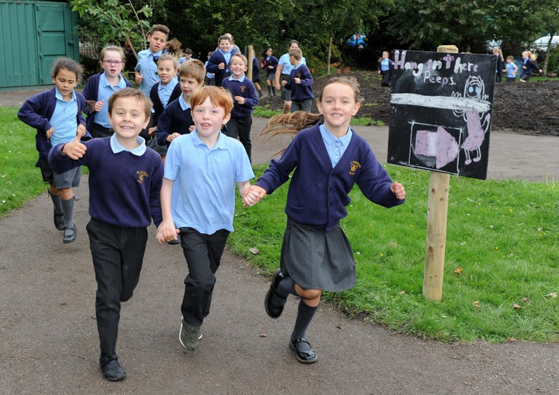 BuryCouncil's tweet photo. Walking the children to school?
After drop off, try a new route home or to work.
Check out some great for route planning here https://t.co/kX5XEnTSKU
#GMWalks #KeepMovingThisMay https://t.co/Y2pySnDu3x