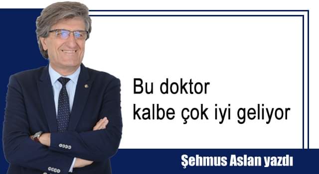 soz_gazetesi's tweet photo. Şehmus Aslan, yaptığı ameliyatlarla literatüre adını yazdırmayı başaran genç ve başarılı bir doktoru yazdı:
BU DOKTOR KALBE ÇOK İYİ GELİYOR
https://t.co/Aj8VVPddz1 https://t.co/4tafBd6ReD