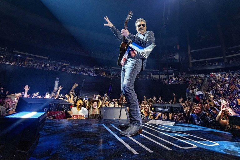 Eric Church’s The Gather Again Tour Names Billboard Music Award’s Top Country Tour: thegreeneroommagazine.com/eric-churchs-t… <a href="/ericchurch/">Eric Church</a> <a href="/John_Reasoner/">John Reasoner</a>