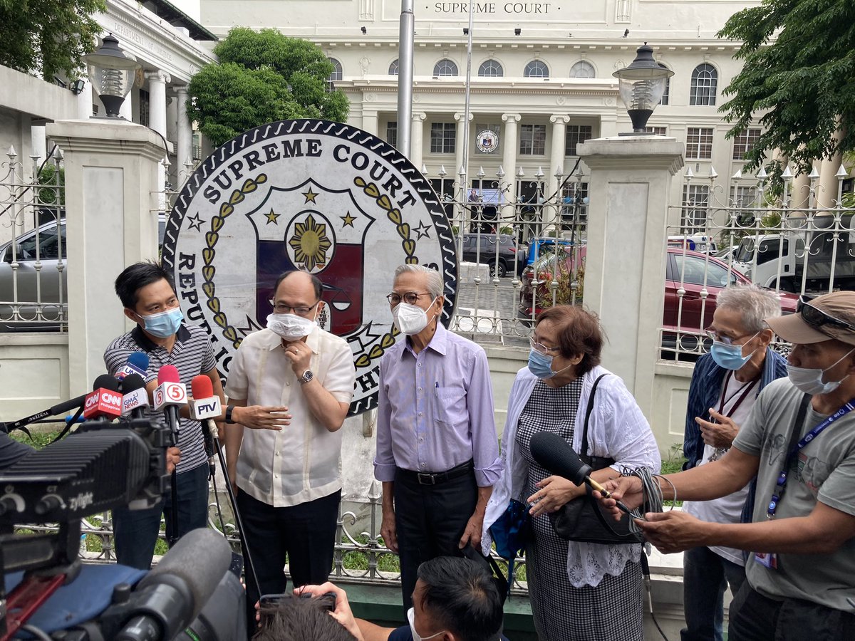 ABSCBNNews's tweet photo. Martial Law survivors, led by Satur Ocampo and Bonifacio Ilagan, are now at the Supreme Court to file a petition for Bongbong Marcos’ disqualification. 

Joined by lawyer Howard Calleja, they ask SC to overturn Comelec decision, disqualify Marcos and declare VP Leni as president. https://t.co/9r20k9lZ2K