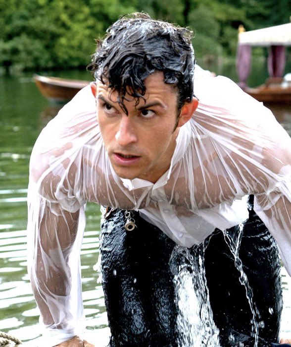 Nobody: 
Me: Crying at 3am for how beautiful Jonathan Bailey is meanwhile sliding into Brigerton directors DM accusing them for making me fall in love with a gay man and waking up in the morning feeling empty af. #brigerton