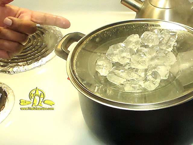 TheUrbanAbo's tweet photo. [TUTORIAL] Distilling water >> https://t.co/MbU7ijtJRG #survival #prepper #SHTF #primitivetechnology #bushcraft #water #waterdistillation @TheUrbanAbo https://t.co/X0HG5Wdkkg