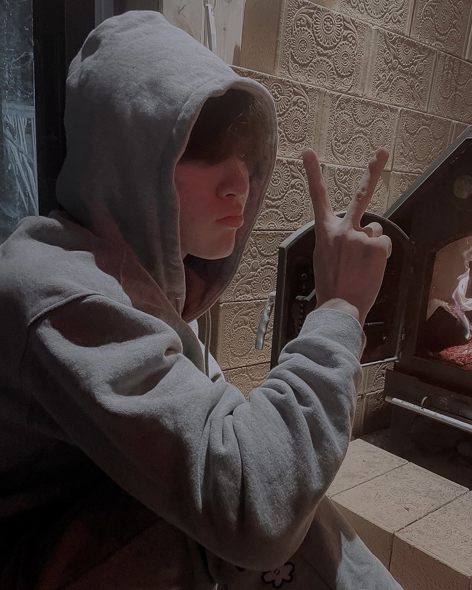 EBOYTRS's tweet photo. junghwan these days… https://t.co/G2JzWHg4J5