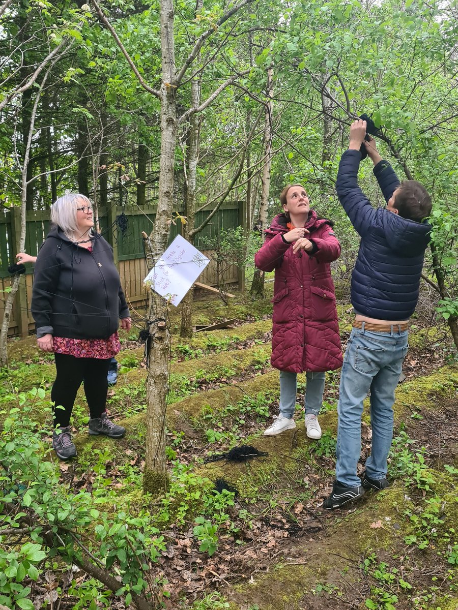 SoniaWa27124863's tweet photo. West lothian childminders last night concluded their 3rd STEM session, this one taking place outdoors. It was a great evening to explore and try new things. @ScotChildmind @wlelc @WL_STEM https://t.co/LppbBm0FI0