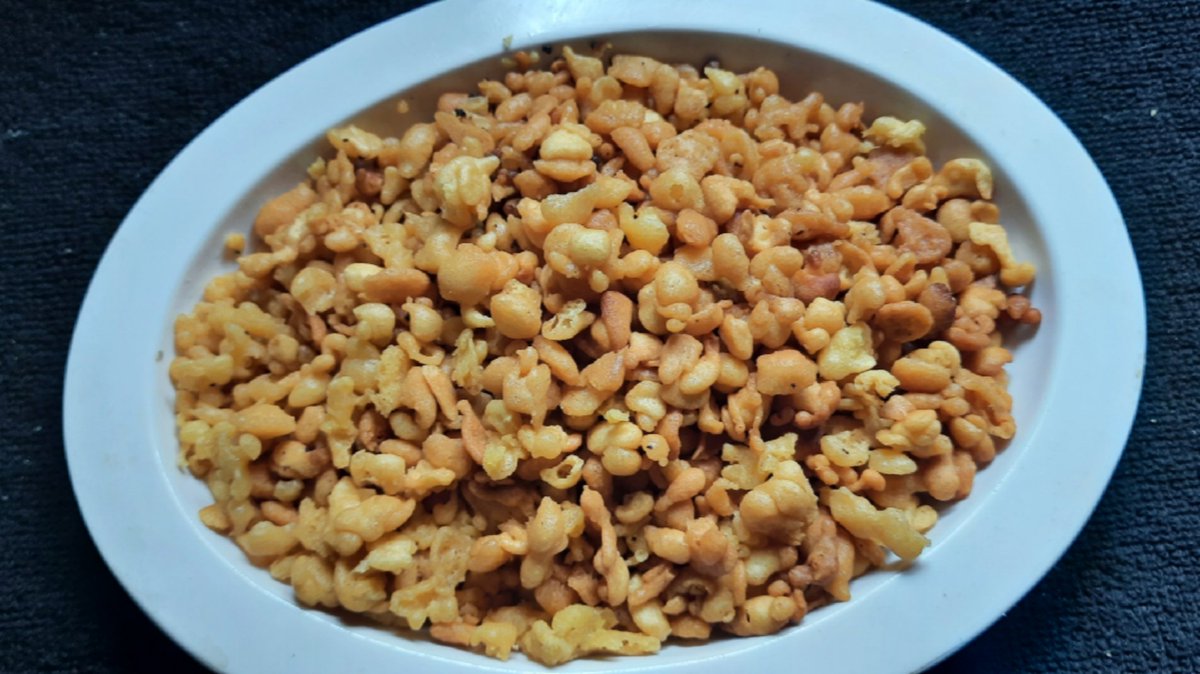 🔺 गोल गोल बेसन की बूंदी बनाने का आसान तरीका बिना झारा के 👌
🔺Easy to Make Plain Besan Boondi Recipe At Home Without Jhara💯

🚨 Watch 5 Minute Video On My YOUTUBE Channel USHA SHARMA KITCHEN : 
youtu.be/UyviLLNOh4E
-
#boondi #boondikaraita #jhara #बूंदी #recipe #food #raita