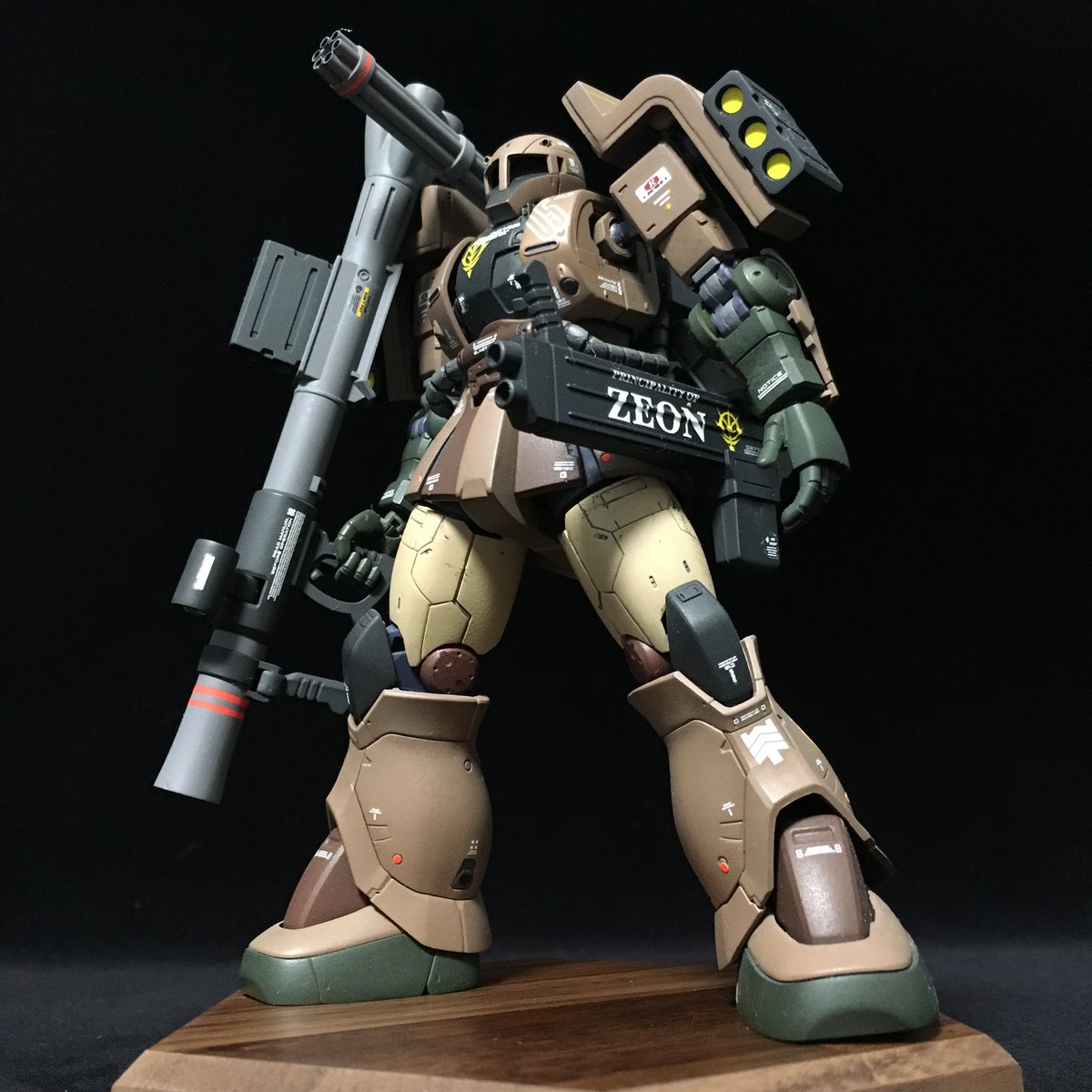 RyoRyoZeon's tweet photo. #シャア専用高機動型ザクが発表されましたが自分の低機動型ザクも見てください
#低機動型ザク

なかなかの低機動
だが結構な高火力 https://t.co/6MszAo2Tvh