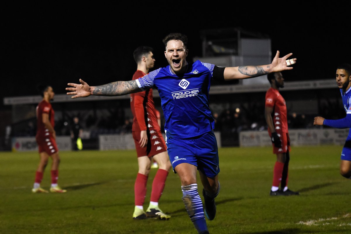 BSFCTheBlues's tweet photo. The Skipper Stays!

Influential Captain Ryan Henshaw has become the latest name to agree a return for the 2022/23 season!

He will be back to lead our promotion charge next season, adding to the 116 appearances(9 goals) in Blue so far.

Welcome back @ryanhenshaw !
#allezlesbleus https://t.co/jpK1GojywH