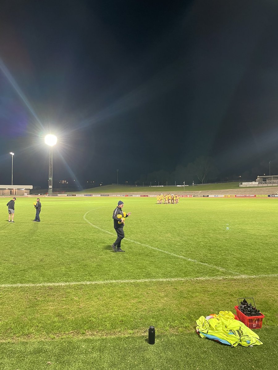 Dsincs's tweet photo. .@omfnl squad hard at it tonight @LPFNC are in preparation for the match against the @GVLeague #AshWilson #PassionLivesHere https://t.co/2R5rRwg0Th