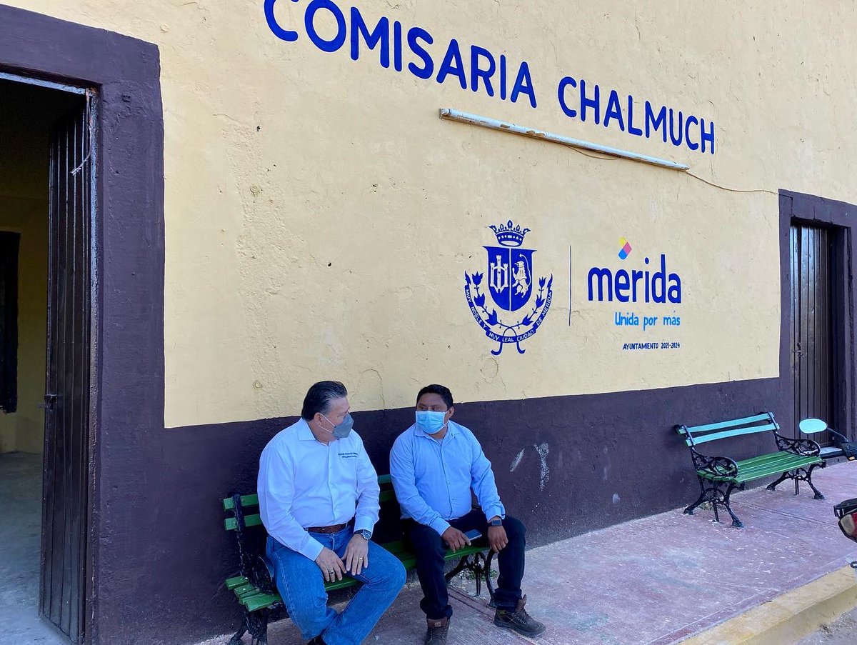 Rich_Asc's tweet photo. Platiqué con mi amigo el comisario #CanchebernabeChocorrol de lo que el Alcalde @RenanBarrera y el @AyuntaMerida quieren para apoyarlo y por lo logrado en #Chalmuch ; la remodelación de los baños de la cancha quedó muy bien. Felicidades amigo 🎉🎊🙏🍾💯👍🖖

#RegidorContigo🌱❤️ https://t.co/3ajNVV2lXl