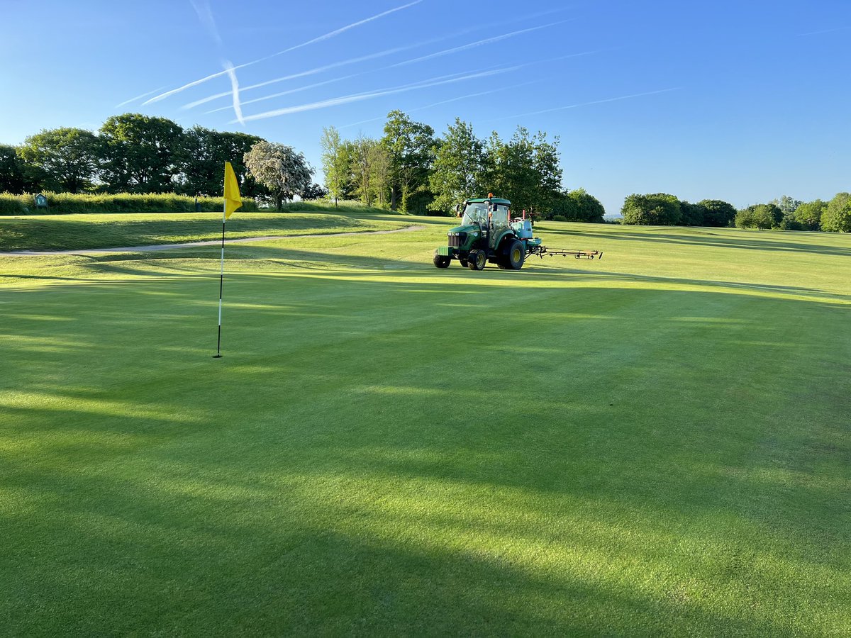 NickSwanson83's tweet photo. Nice early morning spray keeping these greens healthy at @Forresterpark https://t.co/j0bY4O5x7Z