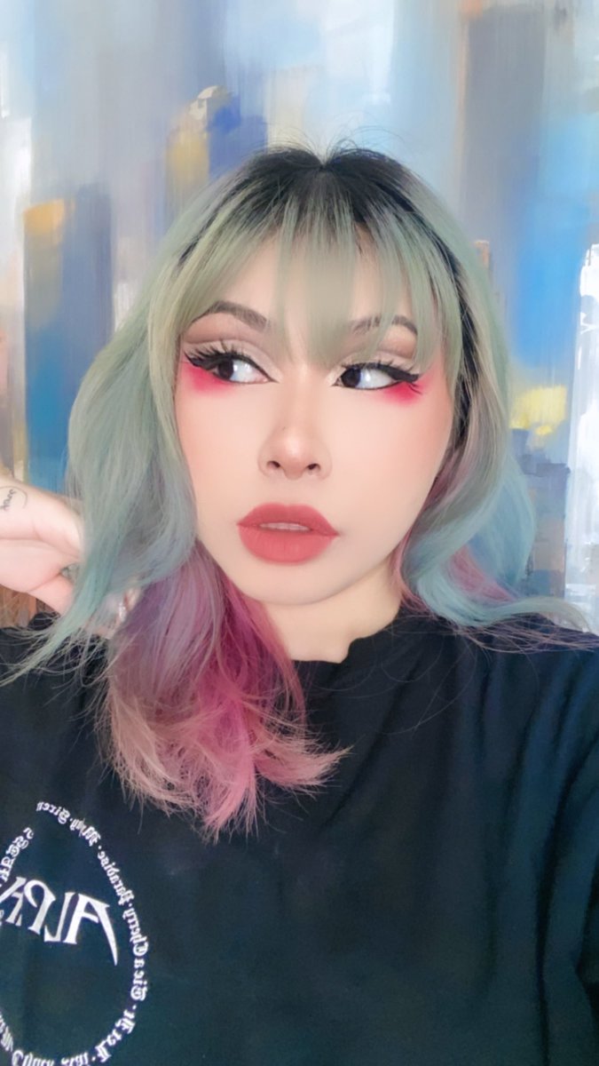 sawayamadoll's tweet photo. 짭들이 판 친다 that ain't fly
inspired by that cherry lady 🍒
#CL #씨엘 @chaelinCL #chuck #ChuckMVout https://t.co/Gvk0pMnj8y
