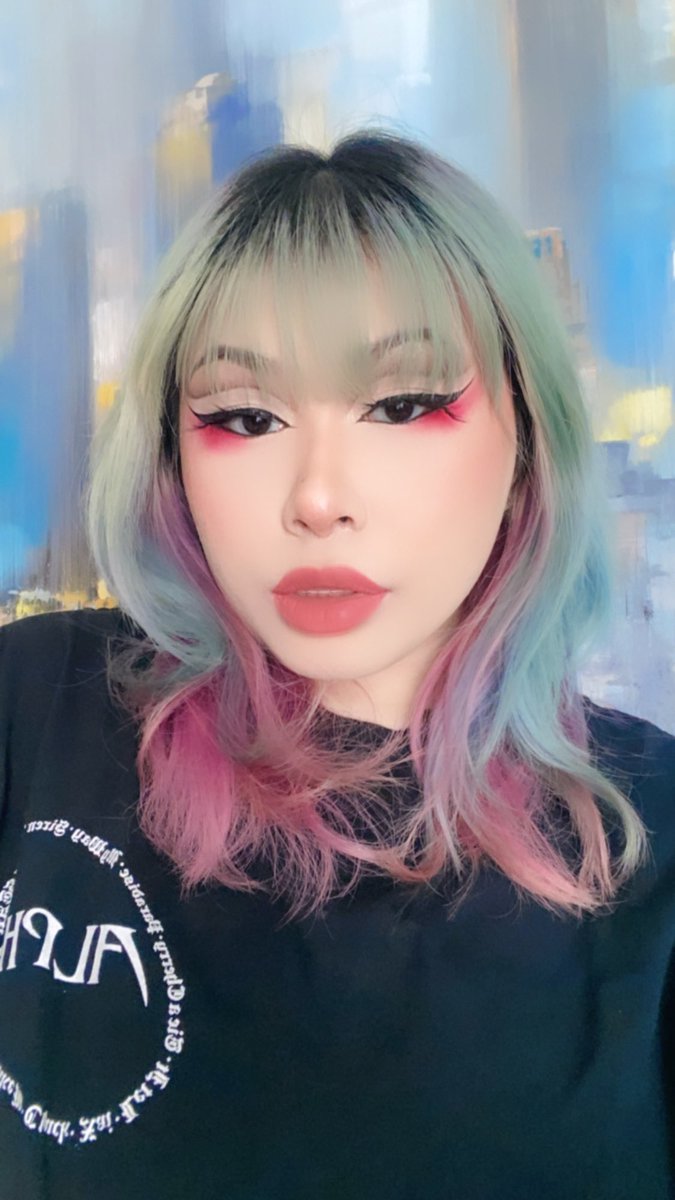 sawayamadoll's tweet photo. 짭들이 판 친다 that ain't fly
inspired by that cherry lady 🍒
#CL #씨엘 @chaelinCL #chuck #ChuckMVout https://t.co/Gvk0pMnj8y