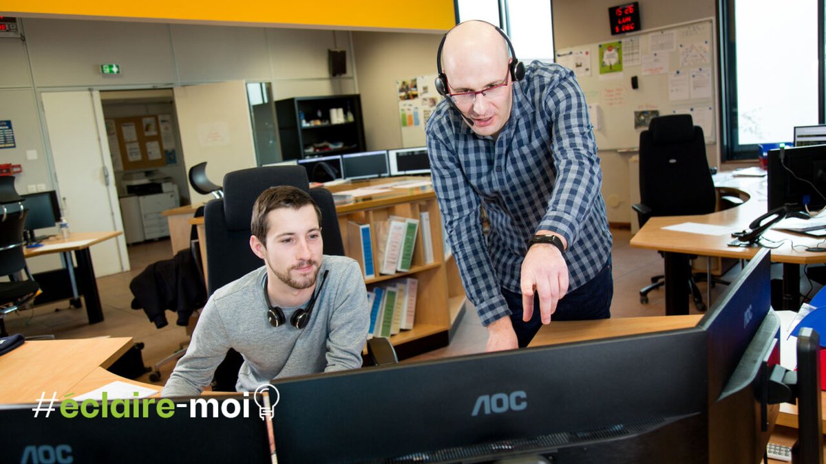 #éclairemoi💡
L’Agence de Conduite Régionale permet de réaliser un diagnostic ou de traiter une panne électrique à distance. Ces tours de contrôle sont chargées de suivre 24 h/24 et 7j/7, l’état du réseau moyenne tension et d’apporter des solutions rapidement à tout incident.