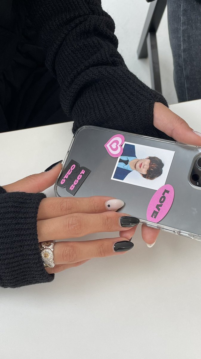 sticker case ( 2 colors ) 
신상 커스텀 케이스 💛💚🖤💖