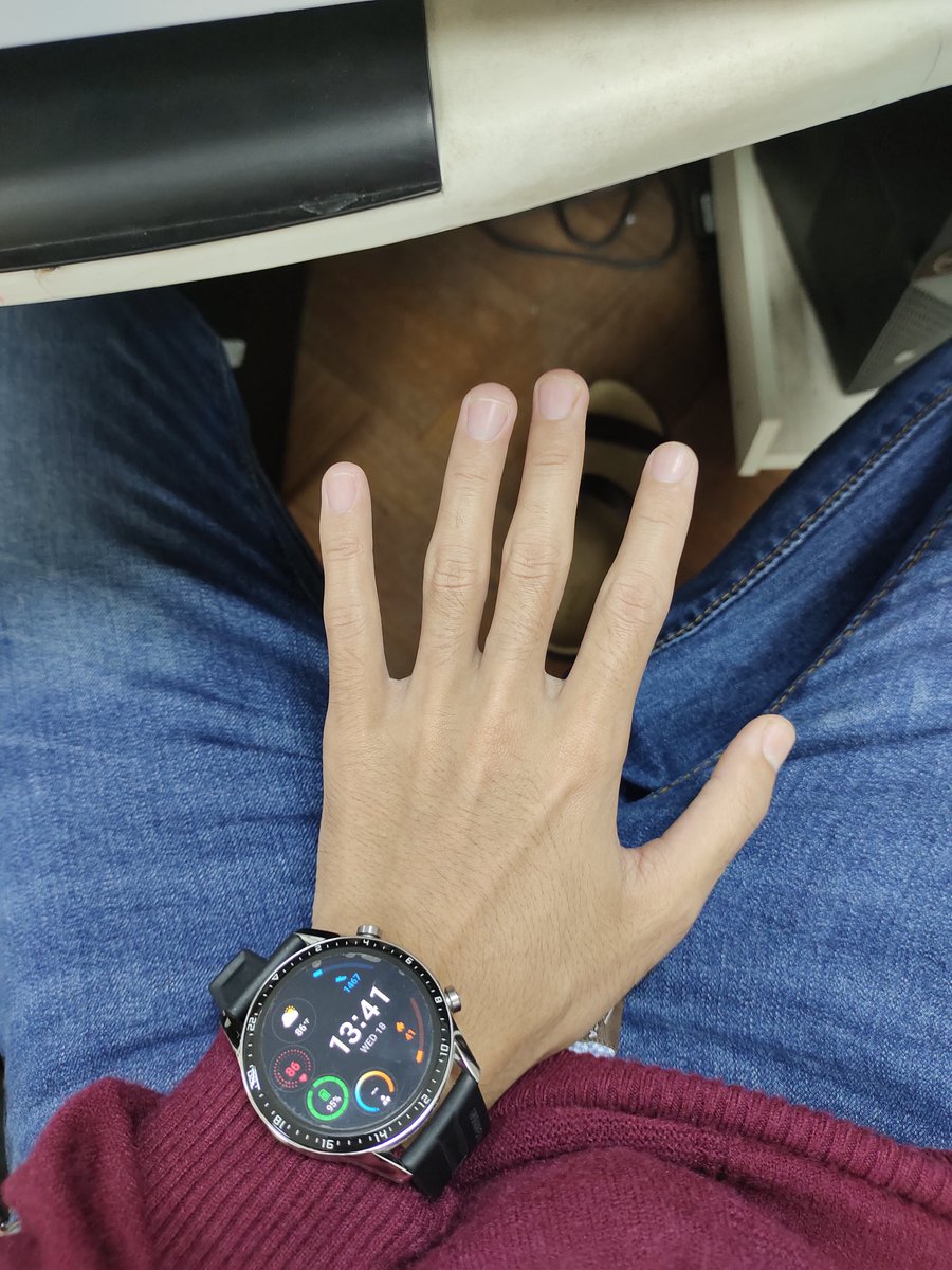 WinhtweW's tweet photo. ဘိုင်ကော 
ဘောကိုင်မလို့ 🤭🤭 https://t.co/9YyygLlSIR