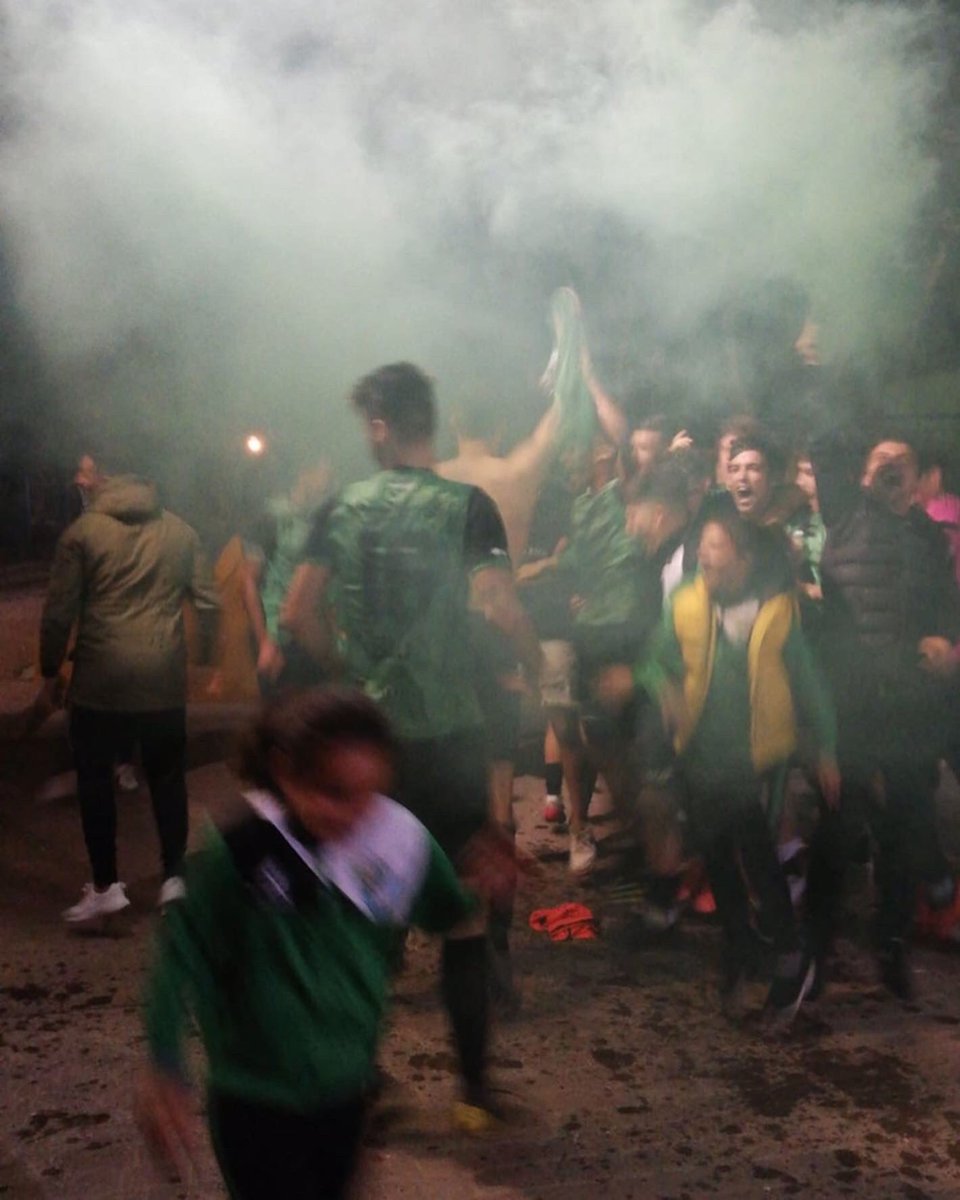 romubarpe's tweet photo. VAZQUEZ-CEUTA.       

Sábado 21 a la 13:00h en el PINAR.
Día de fiesta para celebrar todos,esta gran temporada.Nos gustaría daros las gracias en el campo a toda la afición que nos a llevado en volandas partido tras partido.
GRACIAS. https://t.co/5YOtnzDryo