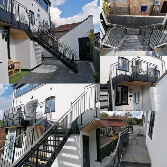 arc_lynn's tweet photo. Check out our recent project!😀
Mild steel powder coated balustrade rail and staircase with a stainless steel top rail😍
#staircase #staircasedesign #handrail #engineeringdesign #steel #kingslynn #business #norfolk #architecturephoto #railing #modernarchitecture #spiralstaircase https://t.co/vgcB7rjOTB