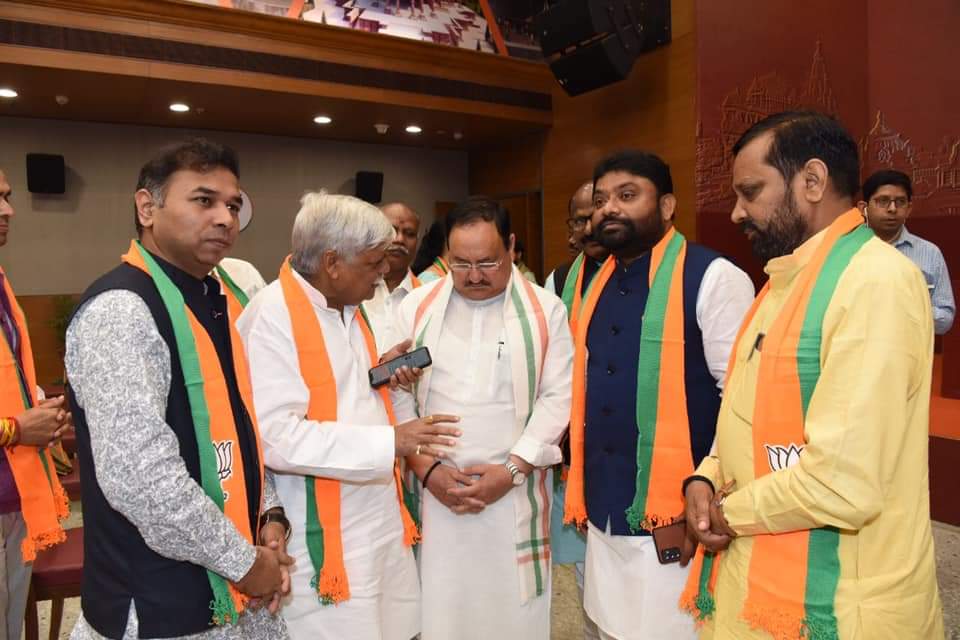 vishnumppalamu's tweet photo. नई दिल्ली स्थित भारतीय जनता पार्टी के कार्यालय में आयोजित सामाजिक संवाद कार्यक्रम में सम्मिलित हुआ। इस अवसर पर राष्ट्रीय अध्यक्ष आदरणीय @JPNadda जी का मार्गदर्शन हम सभी को प्राप्त हुआ।
@narendramodi 
@blsanthosh
@LalSinghArya 
@DilipSaikia4Bjp 
@BJPNagendraji 
@dprakashbjp https://t.co/deKkVco5Y9